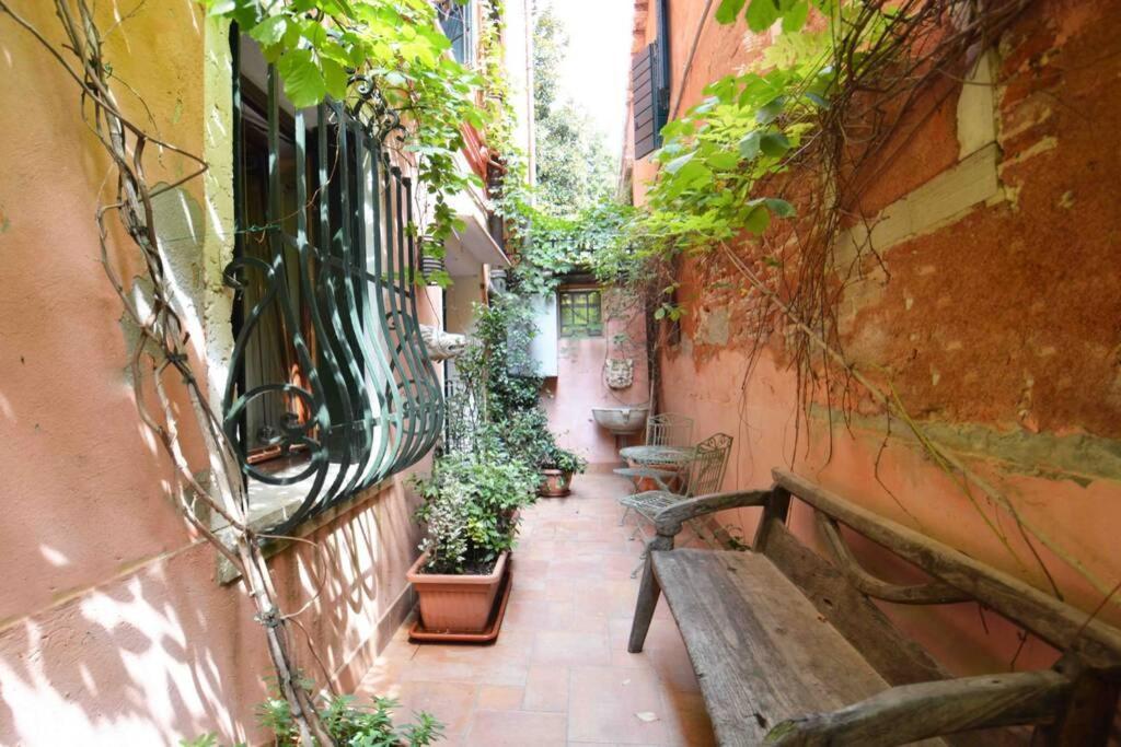 Zattere Cottage next to Guggenheim Venedig Exterior foto